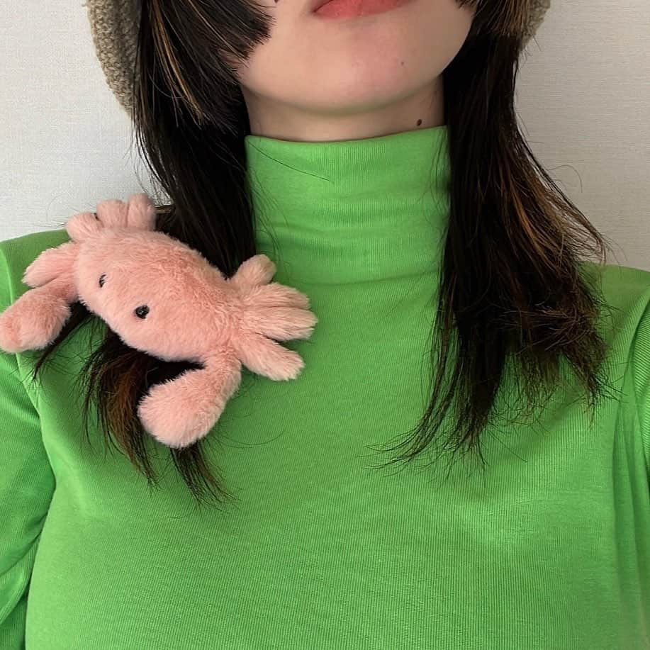 あいみょんのインスタグラム：「🐰体重計に乗るまでがお正月🐰」