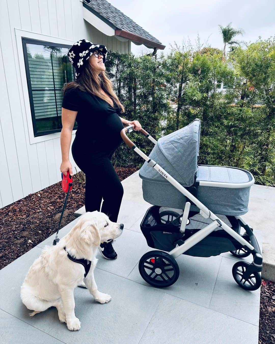 ジーナ・ロドリゲスのインスタグラム：「Test run with pup Summer and baby! I’m ready thanks to help from my friends at Babies”R”Us. They are about to announce their first flagship store. Did I spoil the surprise?! ❤️❤️❤️🤰🏽🤰🏽🤰🏽shoutout to the hubby for putting this stroller together, it’s happening!!! @joe_locicero  Follow @babiesrus for updates  #pregnant #expecting #newborn #babiesruspartner」