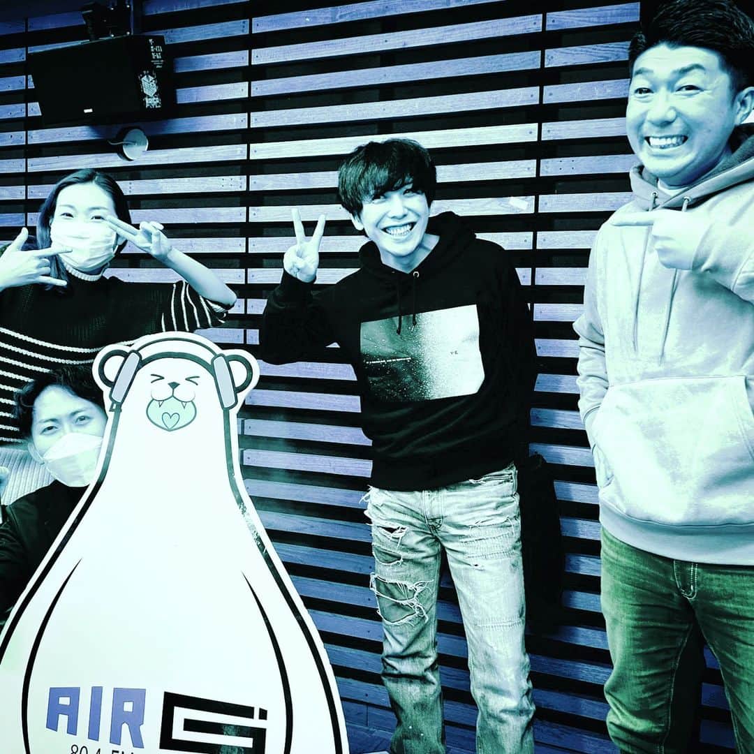 江田由紀浩のインスタグラム：「昨日、ゲスト出演。 #サンドリア #サンドイッチ 新メニュー対決！ #イナダ組 「春の黙示録」告知！ #air_g #ビーラジ #ラジオカロスサッポロ #カロ革」
