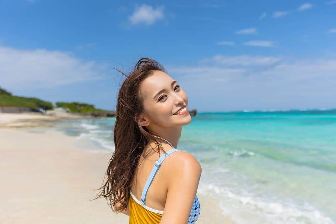 引地裕美のインスタグラム：「寒いから真夏の写真👙🏖☀️🌊  #okinawa #kagoshima #yoronisland #沖縄 #与論島  #ゆうみ服 🧺#swimwear #水着  #UMine #japan #옷스타그램 #데일리룩 #코디스타그램 #每日穿搭  #whatiwore #fashionista #japanesegirl」
