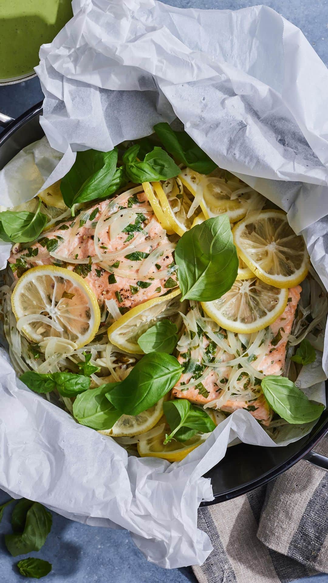 Gaby Dalkinのインスタグラム：「My fav quick and easy and healthy salmon dinner on repeat forever!! Recipe is linked in my profile https://whatsgabycooking.com/steamed-salmon-with-garlic-herbs-and-lemon/」