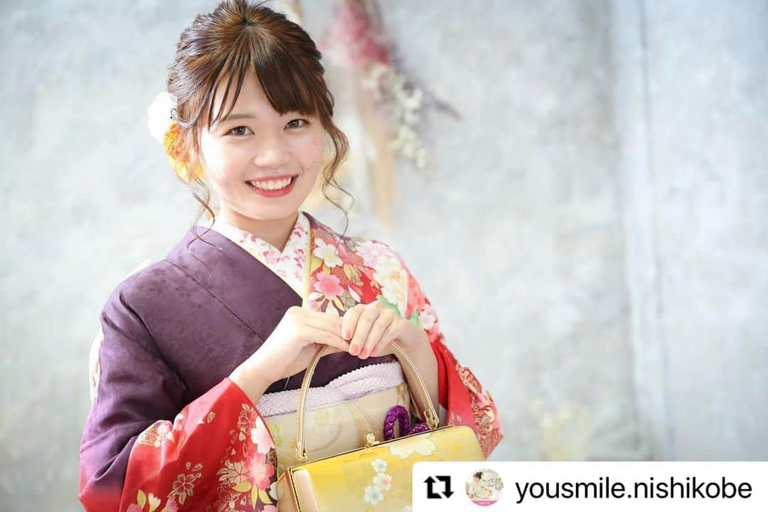 Furisode20さんのインスタグラム写真 - (Furisode20Instagram)「*.:･.｡**.:･.｡**.:･.｡**.:･.｡**.:･.｡**  #振袖撮影　  1/16〜2/6まで 振袖後撮りキャンペーン✨  平日1,000円、土日祝2,500円 ※お写真代別途（4,070円～）  当店の振袖でもお持ち込みでもOK👘💕 振袖とドレスを着ていただけるプランです👗  撮影のご予約はWebから！  #ユースマイル　#フォトスタジオ #明石　#西明石　#神戸　#加古川　#三木　#播磨　#高砂　#姫路 . #振袖　#成人後撮り #成人式　#後撮り #20 #ハタチ　#振袖ヘア　#ドレス　 . #男の子ママ　#女の子ママ　#記念撮影 #こどものいる暮らし ⁡ *.:･.｡**.:･.｡**.:･.｡**.:･.｡**.:･.｡**」1月6日 11時00分 - yousmile20furisode