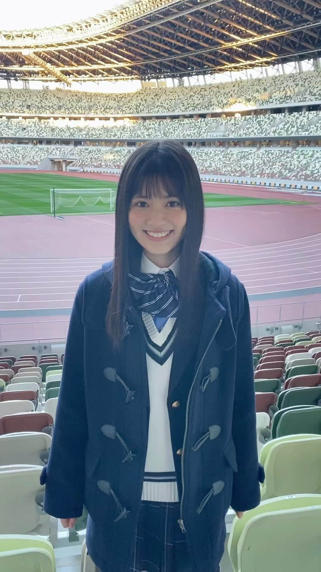 凛美のインスタグラム：「◡̈ ⁡ 明日、国立競技場にて準決勝です！ ⁡ 全国3883校の中を勝ち抜いてきた4校が ずっと目指してきた夢の舞台、国立で戦います ⁡ 3年間の集大成をぜひ一緒に見届けてください ⁡ 一生懸命プレーする選手たち、 そして支えている方々を精一杯応援します！！ ⁡ ⁡ ⁡ 明日の10:30~の準決勝直前SPと 試合後の16:20~準決勝ハイライト、 そして25:25~凛美の高校サッカー魂 ⁡ 3本立てで出演するのでぜひご覧ください⚽️ ⁡ #第101回全国高校サッカー選手権大会#高校サッカー#応援マネージャー#NEXT100#準決勝#凛美」