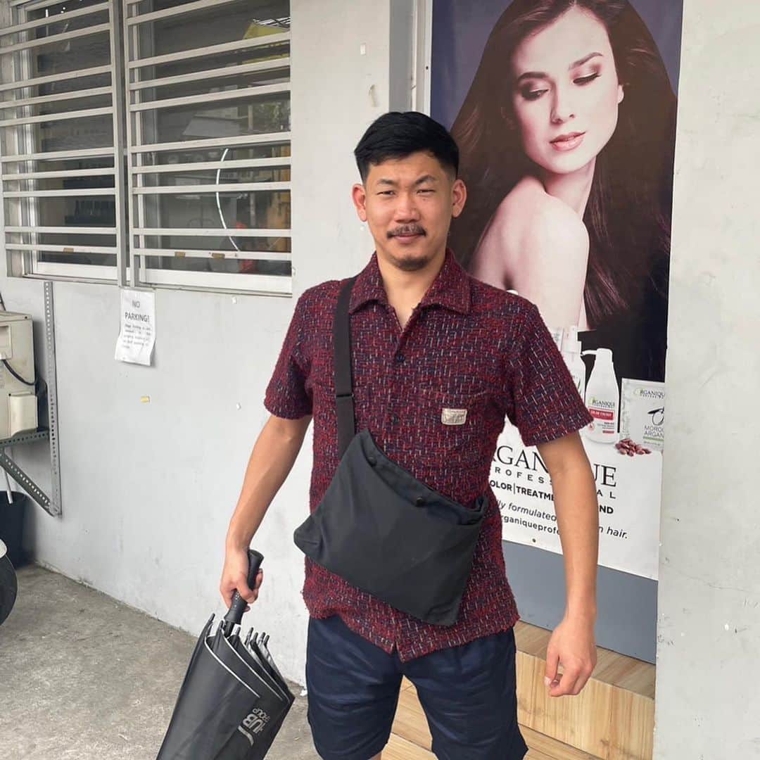 坂元健悟さんのインスタグラム写真 - (坂元健悟Instagram)「フィリピンで髪切ってきました。180ペソ（360円）でした。」1月6日 22時36分 - imoatamasan