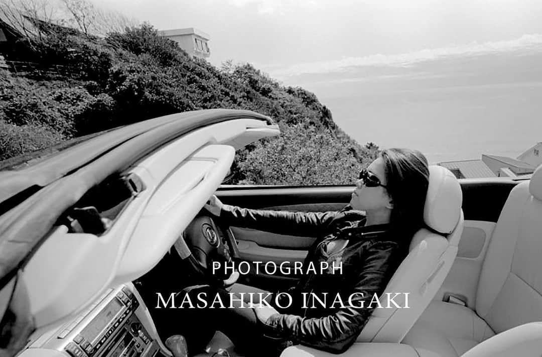 稲垣雅彦のインスタグラム：「Singer&Model / LUMIKO  https://rumiko-imai.com/ https://lumikoimai.business.site #monochrome #film #filmphotography #tx400 #cabrio  #opencar #singer」