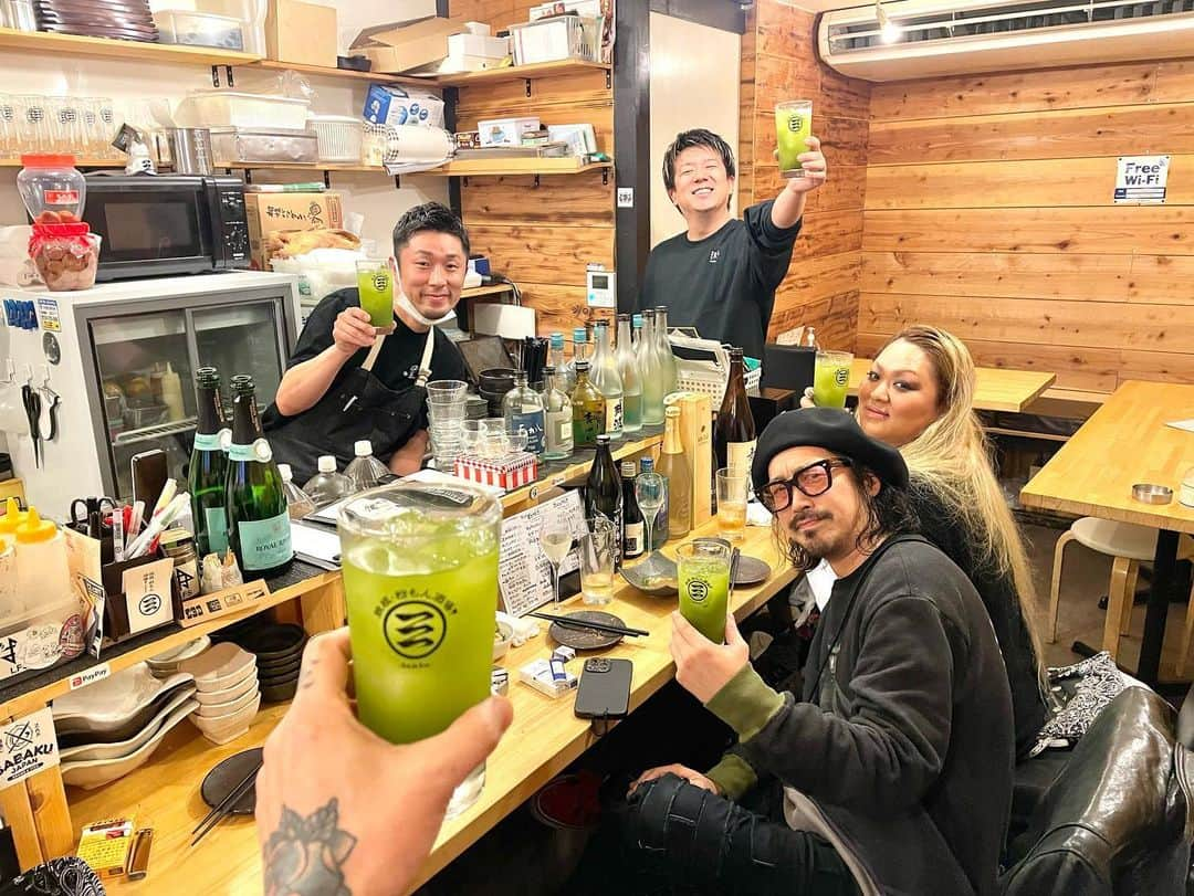 masasucksさんのインスタグラム写真 - (masasucksInstagram)「2023元旦  『マサ茶んハイ』卸させてもらっている店舗様です‼️(敬称省略) 　　　　　感謝でしかないです‼🤣  ⭐︎→高確率で飲めます ・→限定メニューで飲めるかもです  北海道 ⭐︎KLUB COUNTER ACTION(札幌) @klub_counter_action_sapporo   仙台 ⭐︎PiNHEAD @pinhead_ken   東京 ⭐︎ハハハ下北沢店(下北沢） @smkt888hahaha   ※ほうじ茶 マサ茶ん もあり  ⭐︎環七バー(新代田) @kan7bar_new   ⭐︎VIZ BAR(原宿) @viz_store_tokyo   ⭐︎ブーやン(松陰神社前) @booyangshouinjinjyamae   ・FLOWERS LOFT(下北沢) @flowersloft.shimokitazawa  ※ライブにより  ⭐︎函館食堂(代田橋) @hakodate_shokudo_shanshan  ※メガジョッキあり  ⭐︎Do the Boogie(代田橋)  @dotheboogie_dtb  ※ほうじ茶 マサ茶ん 、新茶マサ茶んもあり  ⭐︎俊(下北沢)  @shun_shimokita  ※玄米 マサ茶ん , ほうじ茶 マサ茶ん もたまにあり  ⭐︎ぼんてん(世田谷代田) (発注オブザイヤー2022 最有力店舗) @bonten0320  ※メガジョッキ、ほうじ茶 マサ茶んあり  ⭐︎クジラ荘(三軒茶屋) @kujiraso_kana  ※メガジョッキあり ※おねだりしたらテイクアウトティーしてくれるかも  ⭐︎浜焼太郎(経堂) @hamayaki.kyodo  ※メガジョッキあり  ⭐︎KATA BAR (高円寺) @kata_bar_dta   ・BAR ITAZURA(三軒茶屋) bar_itazura   ・鉄板・粉もん酒場SAMBU(渋谷神泉) @_sambu1117   ⭐︎茶割り喫茶 どうしようもない恋の唄(豪徳寺) @koiuta_gtj  ※ほうじ茶割り、新茶割りもあり  ⭐︎GOOD VIBES BAR東京(下北沢) @goodvibesbartokyo  ※ほうじ茶のみお取り扱い  ⭐︎新宿LOFT @bar_the_loft  ⭐︎幡ヶ谷RACCOS BAR (幡ヶ谷) @raccosbar  ※ほうじ茶もあり  ⭐︎magari (下北沢) @magari.shimokitazawa   ⭐︎cafe bar HEART SHAPED BOX(池尻大橋) @cafebar_heartshapedbox   ⭐︎広島お好み焼 じゃけんnou (渋谷) @jaken_nou_shibuya   町田 ・町田CLASSIX  @machida_classix  ※ライブにより限定スペシャルドリンクメニュー  神奈川 ・横浜F.A.D  @fad_yokohama  ※ライブにより限定スペシャルドリンクメニュー  •BUZZ FRONT YOKOHAMA @buzzfront  ※ライブにより限定スペシャルドリンクメニュー  名古屋 ⭐︎ONEAPiENO(栄) @apitaco_oneapieno   京都 ・京都ミューズ(四条 烏丸) @kyotomuse  ※ライブにより限定スペシャルドリンクメニュー  大阪 ⭐︎アメ村 えれふぁんと(心斎橋) @amemura_elephant  ※ほうじ茶もあるで  •セイダコ @seidako   ・BUDDY BUDDY(心斎橋) @mayutin0202  ※超極たまにゲリラメニュー  ⭐︎カリーノアトリエ(なんば) @curry.no.atelier  ※ほうじカレーあるかも  ⭐︎orank (塚本) @orank_tsukamoto   岡山 ⭐︎ノラネコ食堂 @noraneko_shokudou   ⭐︎ラコスバー岡山 @raccosbar_okym  ※ほうじ茶もあるで  広島 ⭐︎PEACE & MOSH (土橋)  @peaceandmosh  ⭐︎なんならデザートもあり！ ※スムージーもあり  福岡 ⭐︎Bar Sinister Alley @sinisteralley   熊本 ⭐︎bar LIVE @kenonekenobi_barlive   うちの店でもレギュラーメニュー化したい！ ライブやイベントで限定メニューで出したいぜ！ 等、センスの塊の様な店舗様、業者様はご連絡ください！  #マサ茶ん #マサ茶んハイ #緑茶割り #上級抹茶 #つこてます #ほうじ茶マサ茶ん #無添加 #無着色 #保存料不使用 #ハンドメイド #ストリートお茶ブランド #もちろんノンアルやホットできます #マサ茶んラテ #マサ茶んアイス #マサ茶んハイは店舗様限定ですが #茶葉の方は緑茶の新茶_ほうじ茶茶葉_共にマサ茶んオンラインショップにてどなたでもゲットできます @ochaya_masachan  #のプロフィールよりチェックしてやー #2023年もよろしくお願いします #masasucks #いいからバンドやれって #茶ぁーすぅー」1月6日 15時40分 - sucksmen