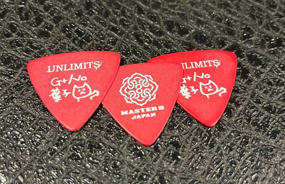 清水葉子のインスタグラム：「NEWピックが届いた！ #master8japan #UNLIMITS」