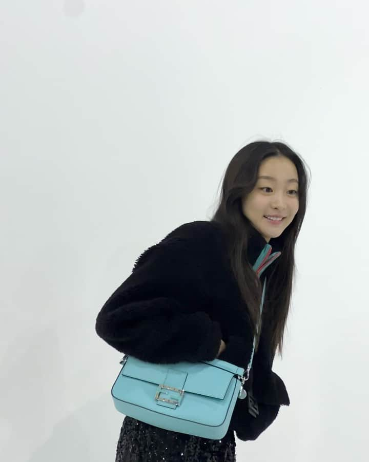 キム・ダミのインスタグラム：「@fendi 💎」