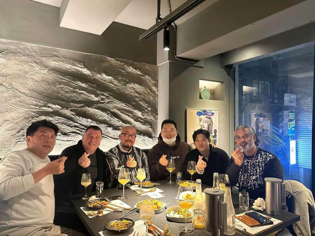 ブライアン・オーサーのインスタグラム：「Wonderful dinner and delicious fusion food experience at #refine restaurant.  Great friends #lovekorea #liesangbong」