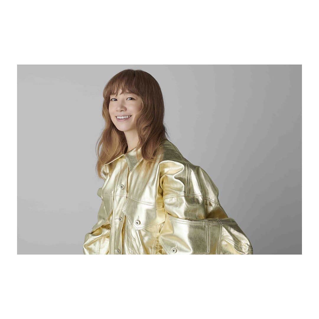 YUKIさんのインスタグラム写真 - (YUKIInstagram)「・  New Album『パレードが続くなら』  M-01：パレードが続くなら M-02：タイムカプセル M-03：My Vision M-04：ハンサムなピルエット M-05：Wild Life M-06：Oh！ベンガル・ガール M-07：私の瞳は黒い色 M-08：どんどん君を好きになる M-09：Dreamin' M-10：It's 盟友 M-11：Naked M-12：鳴り響く限り  2月1日リリースです。  #yuki」1月6日 18時00分 - yukiweb.net_official
