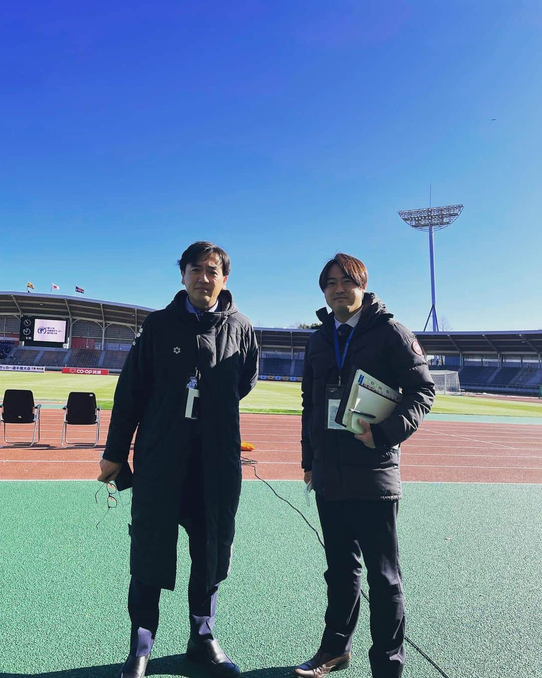 須田健太郎のインスタグラム：「⚽️福岡竜馬先輩⚽️ 第101回全国高校サッカー選手権大会 『準決勝』の実況を竜馬さんが担当します！ 選ばれし者しか実況できない大役です。 全国各地の高校を取材。素敵なエピソードたくさんです！ ・ 準決勝は1月7日(土)@国立 1試合目が日テレ安村アナ 2試合目がFBS竜馬さんです！ 応援しています！！是非みなさん、ご覧下さい！！ #高校サッカー#FBS」