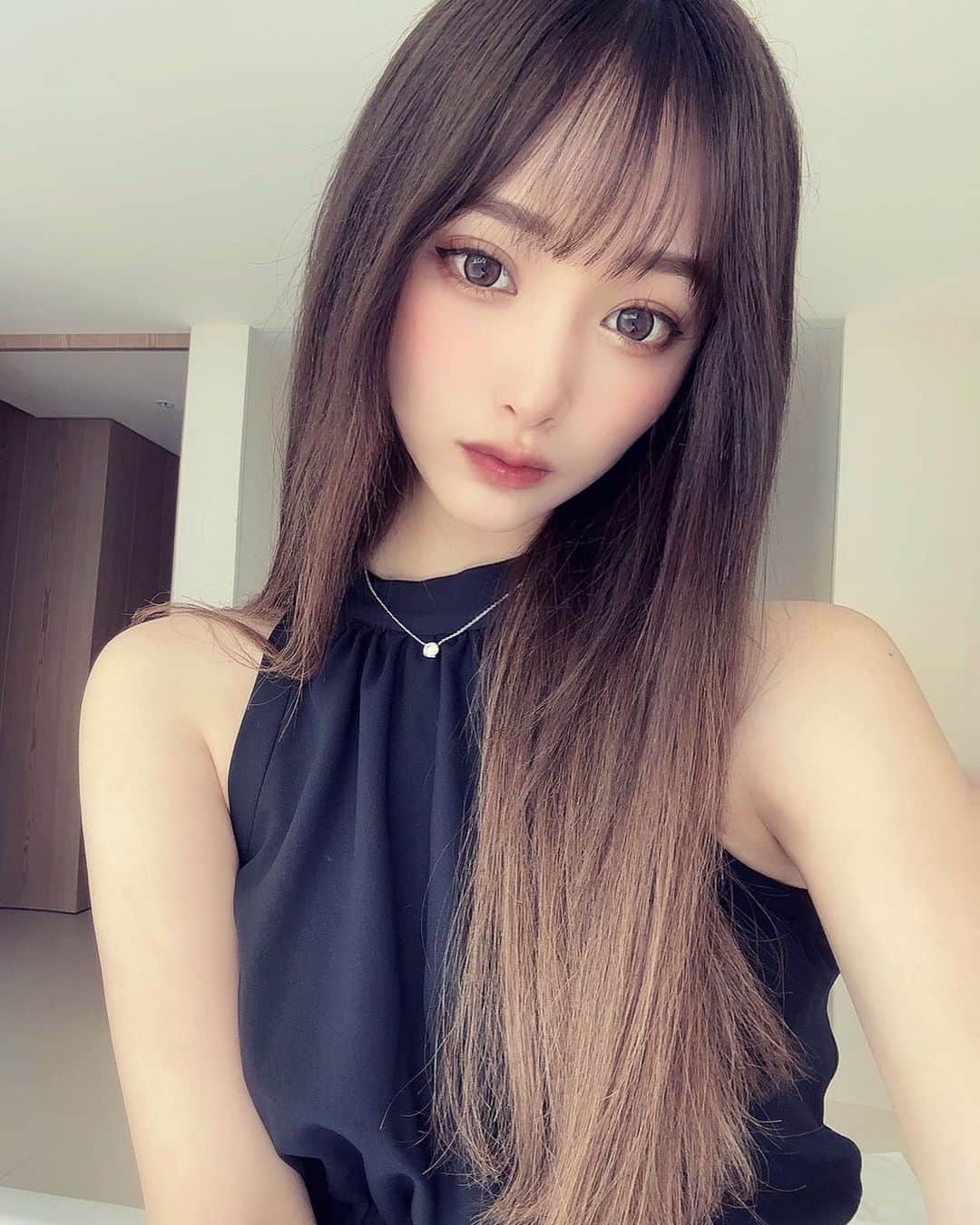 KIHOのインスタグラム：「. 新年あけましておめでとうございます。. 今年の目標は、連絡のレスを早くすることと、ダイエットと、kiirisを展開していくことです。🎍. インスタの投稿も増やしたい...写真を撮るのがあまり好きな方じゃないのですが好きになれるように努力したいです。. みなさま、今年もよろしくお願いします🤲💖. . .」