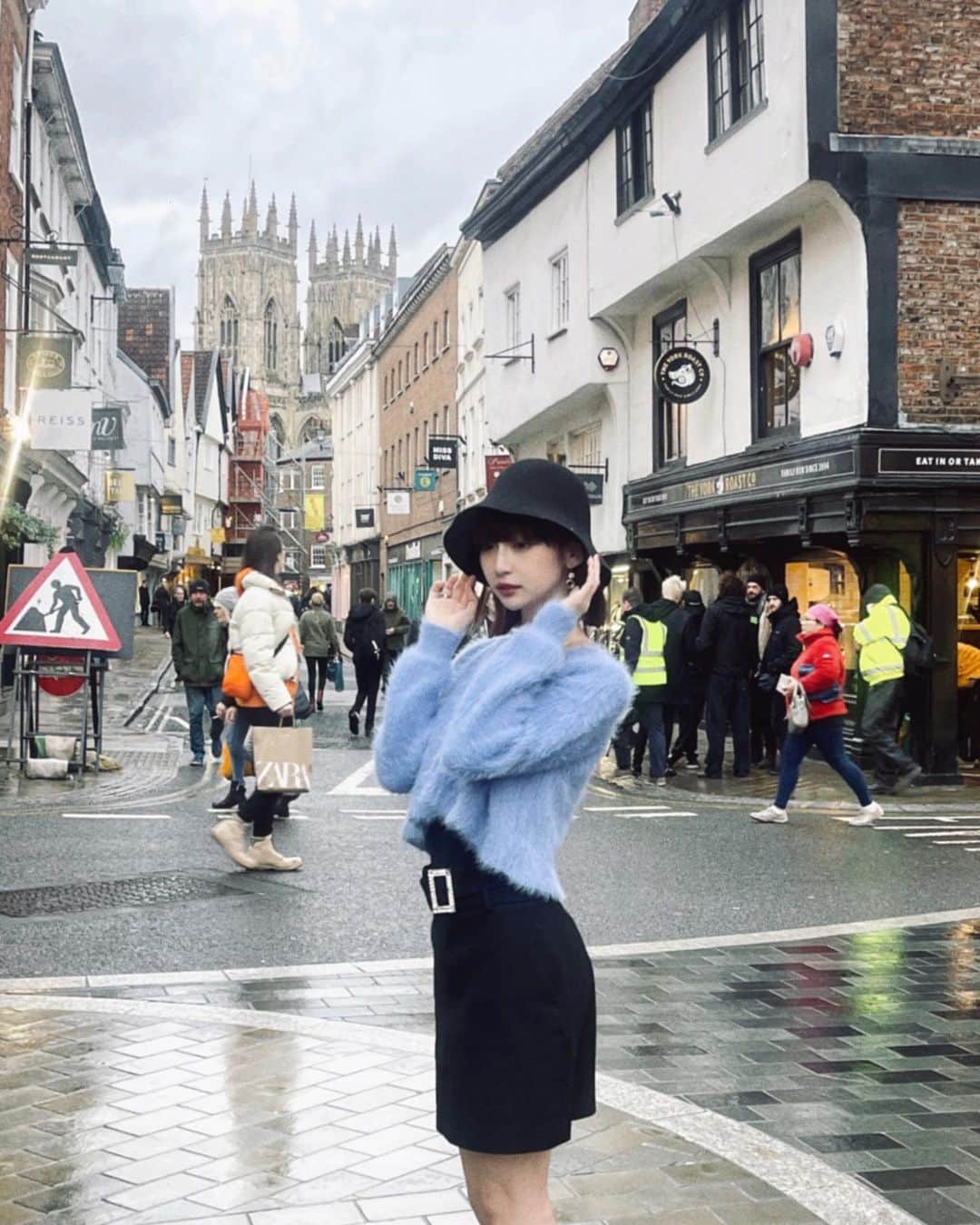 荻野由佳のインスタグラム：「兄がイギリスにいるので遊びに来ています🇬🇧絶賛時差にやられています😪😭」