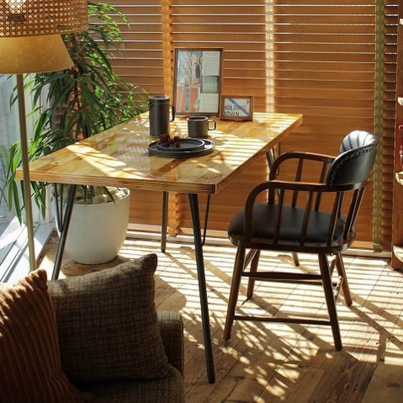ACME Furnitureのインスタグラム
