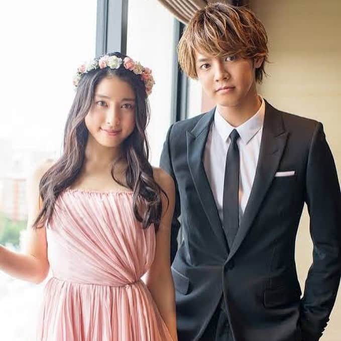 星來のインスタグラム：「2023年 芸能人×結婚ラッシュ。 #土屋太鳳 #片寄涼太 #綾野剛 #佐久間由衣 #女優 #俳優 #generations #2023 #芸能人 #結婚 #いいね返し #インスタ映え #instagood #instalike #f4f #l4l #likeforlikes #likeforfollow #いいねした人全員フォローする #お洒落さんと繋がりたい #美男美女と繋がりたい」