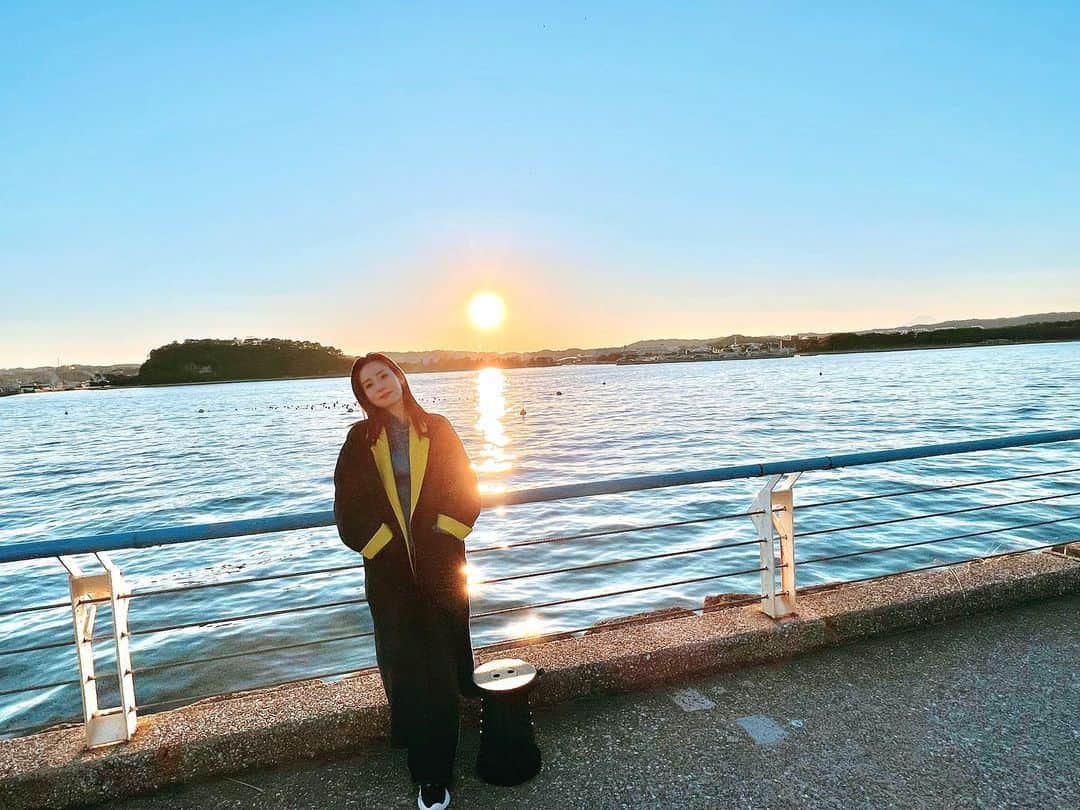 蓮佛美沙子のインスタグラム：「🍲🍻  いよいよ、今日深夜0:12〜 ドラマ〝今夜すきやきだよ〟が始まります。  私はこの作品がすごく好きです。 たくさんの気付きを、愛情を、美味しいご飯と共に優しく手渡してくれる作品になってると思います。  ビール片手にでも、ベッドの中でぬくぬくしながらでも。 友達に会いに行くみたいな感覚で、ぜひ🍻 みんなで待ってます☺︎☺︎☺︎☺︎  #今夜すきやきだよ」