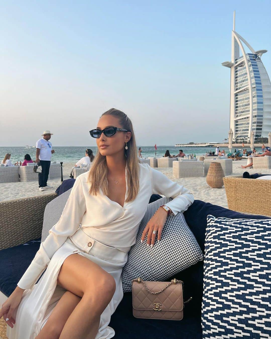 ヴィクトリア・ヴァルガのインスタグラム：「1st beach day of 2023 recap🤍」
