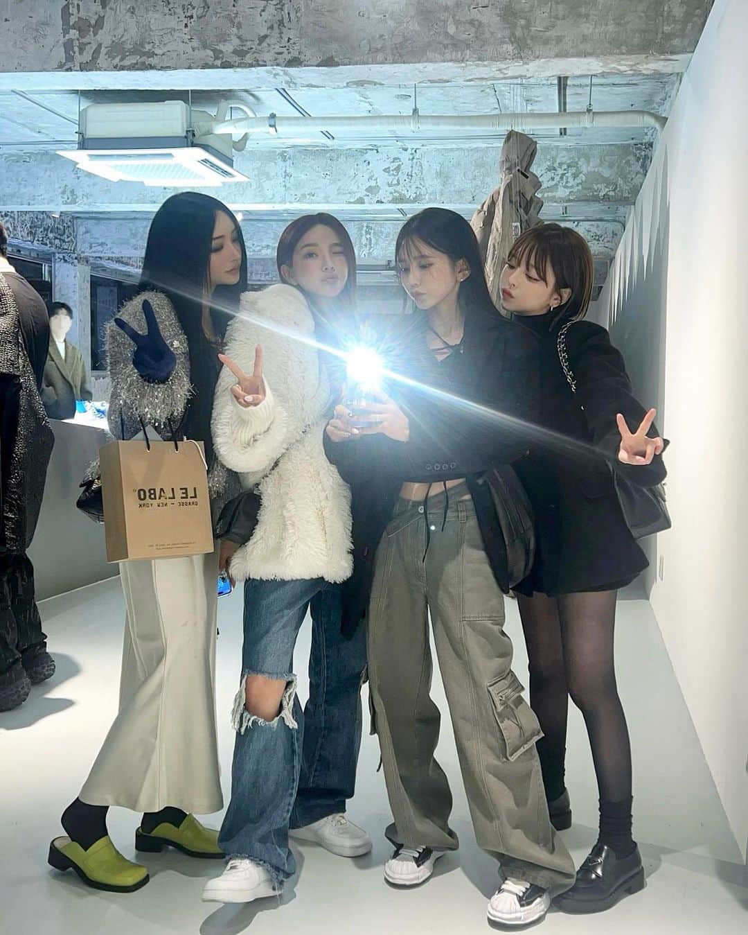 カン・テリのインスタグラム：「탤혬샌수🖤2023 첫게시물🖤살앙행」