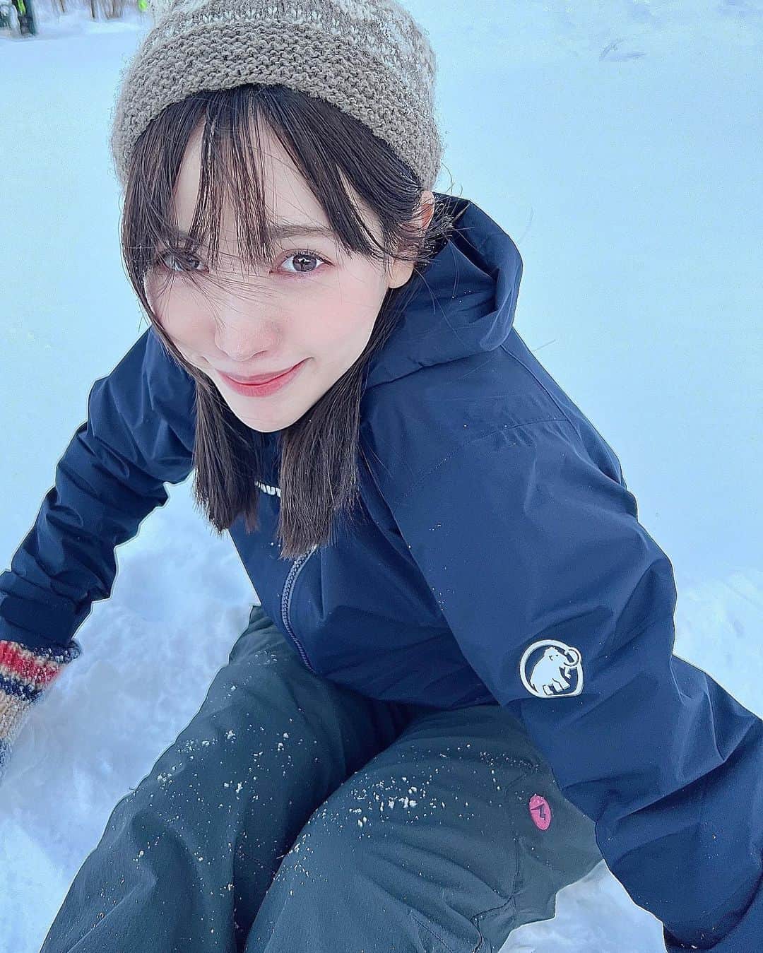 運上弘菜のインスタグラム：「. ひさしぶりにお正月帰省することができて 本気の雪遊びしました🌨 ケガが怖くて諦めたスキーも来年はしたいなあ」
