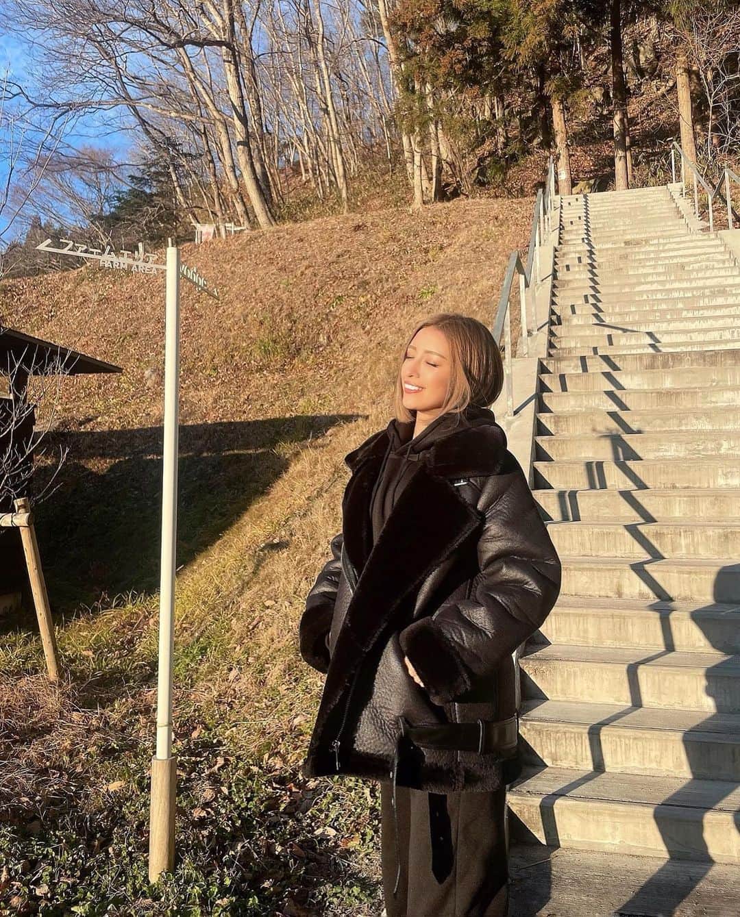 MIWAのインスタグラム：「年越しは @yodge_fukushima 🪵🌳 ㅤㅤㅤㅤㅤㅤㅤㅤㅤㅤㅤㅤㅤ ㅤㅤㅤㅤㅤㅤㅤㅤㅤㅤㅤㅤㅤ お手伝いもさせてもらって 楽しい年越しになりました🐿️♪ おせちも食べれて年越し蕎麦も 作って食べて美味しいご飯と共に 綺麗な空気も吸いながら癒された🕊️ ㅤㅤㅤㅤㅤㅤㅤㅤㅤㅤㅤㅤㅤ 友達も来てくれてスポッチャしたり とにかくあっという間だったな🌼 ㅤㅤㅤㅤㅤㅤㅤㅤㅤㅤㅤㅤㅤ みんなにも是非福島行ったら 遊び行って欲しいところ🌈⌖˚ ㅤㅤㅤㅤㅤㅤㅤㅤㅤㅤㅤㅤㅤ ㅤㅤㅤㅤㅤㅤㅤㅤㅤㅤㅤㅤㅤ #福島#ヨッジ#サウナ#年越し#2023 #年末年始#おせち#自然#memory」