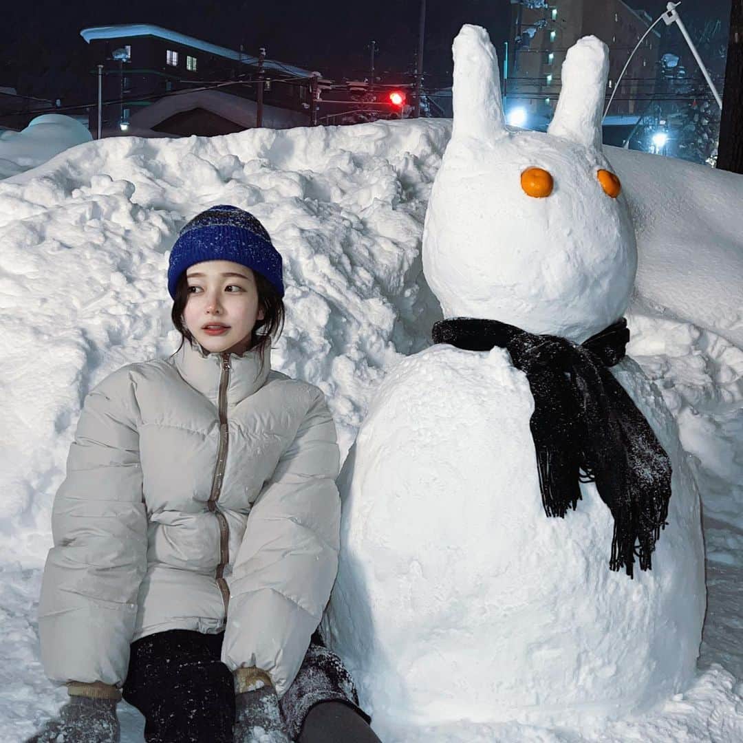 ソン・ファミンのインスタグラム：「눈사람 처음 만들어본다...☃️」