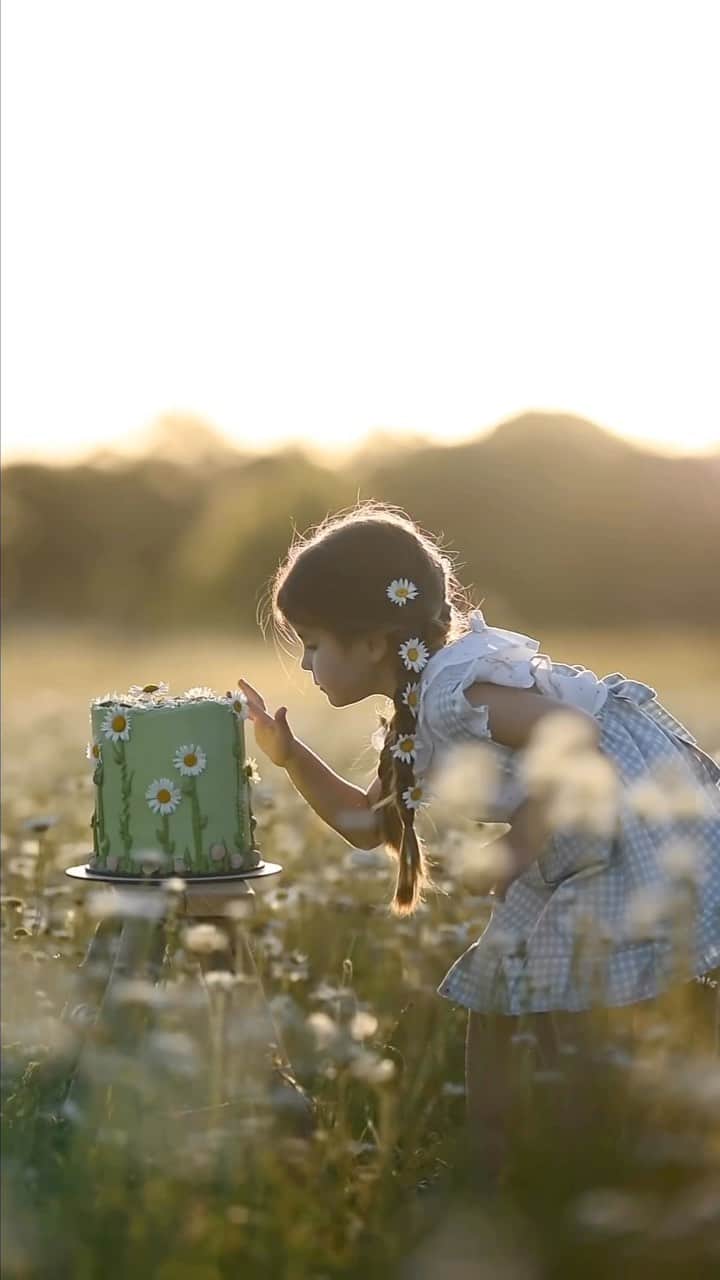 Fashion Kidsのインスタグラム：「By @veropirasfotografa 🌼🌼  #fashionkids #kidsstyle #kidsphotography」