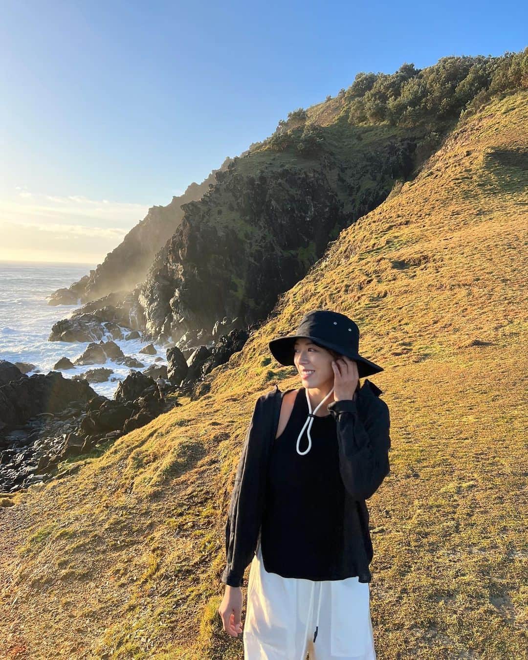 わちみなみのインスタグラム：「1と7の数字が好き😊 今日は誕生日でした  お墓参りもして、 挨拶してきました。  沢山笑えるように、 たくさん頑張ります✨  #2023 #0107」