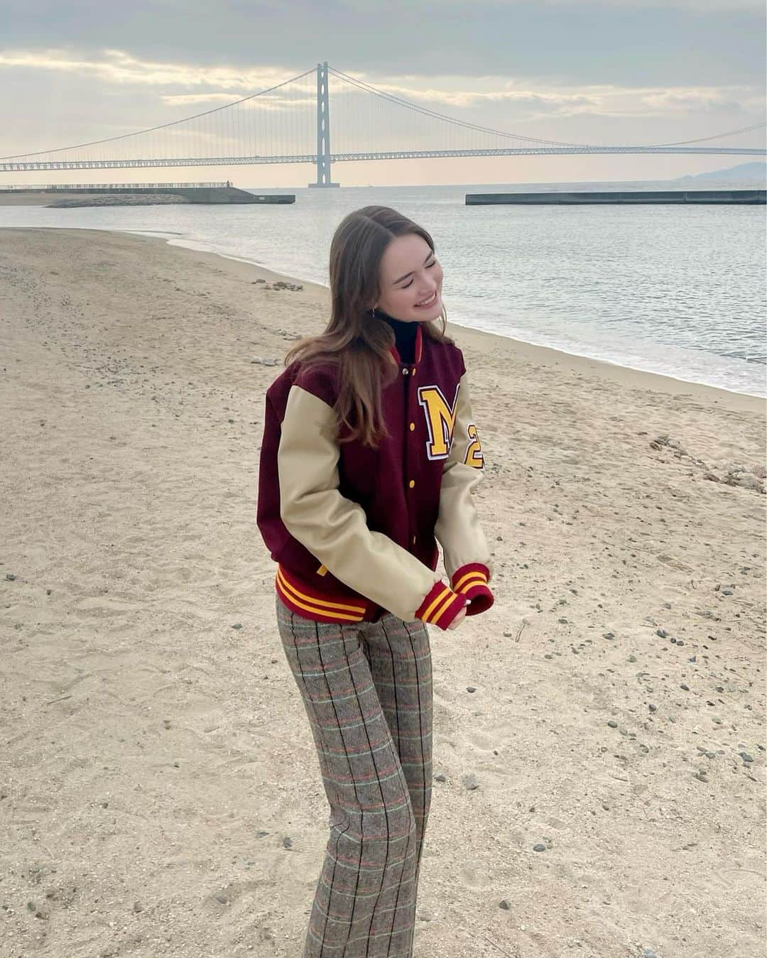 アリーシャさんのインスタグラム写真 - (アリーシャInstagram)「海行ったよーん🌊寒かったです🥶#海 #ootd」1月7日 18時12分 - leeshie_w