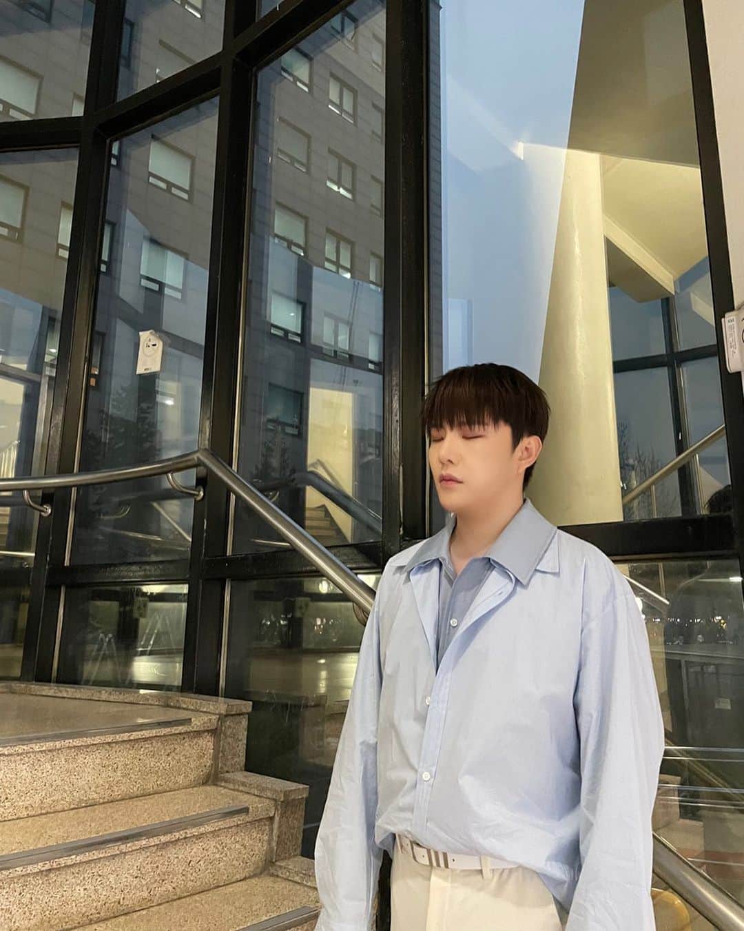ユソンのインスタグラム：「2023 새해 첫방송 뮤직뱅크☺️ 감사합니다❤️」