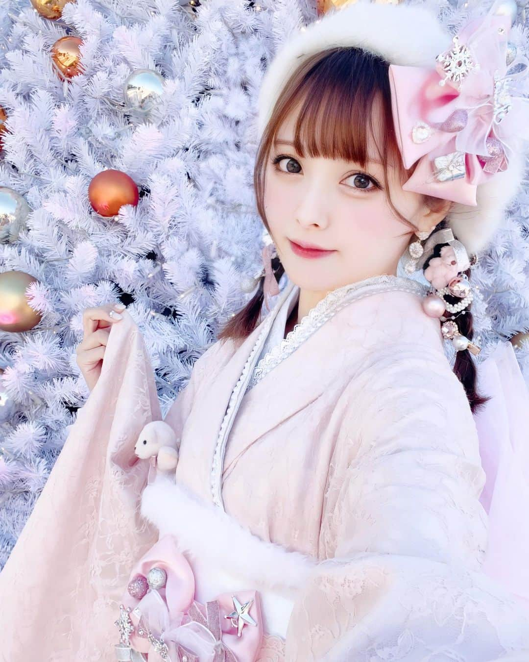 雪森れいらさんのインスタグラム写真 - (雪森れいらInstagram)「【東京Sky tree🫥🫧】ㅤㅤ  ㅤㅤ   更新頑張ったらフォロワー増えるかな？ 大阪と東京どっちに来月は多く居ようかなぁ？💕  ㅤㅤ  ㅤㅤ   #浅草着物 #浅草食べ歩き #浅草着物レンタル #正月 #あけましておめでとうございます #東京スカイツリー #スカイツリー  #着物 #着物ヘア #着物コーディネート #着物女子 #着物美人 #雪森れいら #コスプレ #コスプレイヤー #kimono #asakusa #japan #likesforlike #likesforfollow #cosplay #cosplayer #tōkyōsukaitsurī」1月7日 12時31分 - yukimorireira