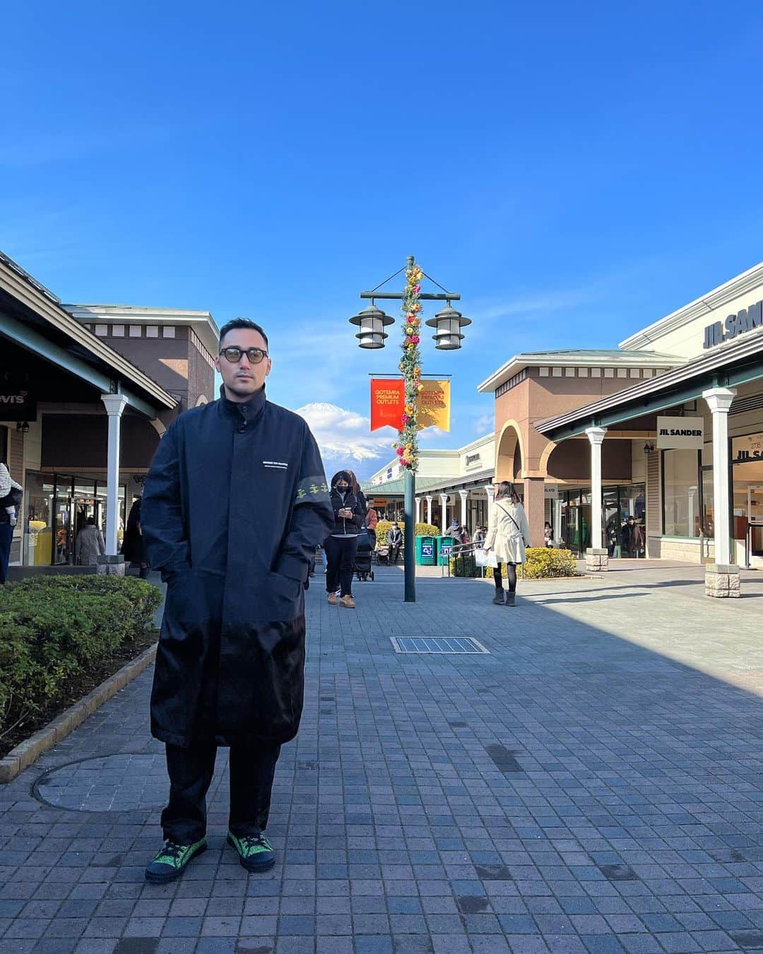 松永祥兵のインスタグラム：「34歳になりました。#yangke34 迷わず行けよ行けばわかるさをモットーに突き進んでいきます✊#友達にしょうへいのインスタがつまらないと言われたので好きな物やファッション系も載せていこうかな。#三島松永鍼灸整骨院#バースデー#洋服好き#みんなありがとう#洋服はデンハム#ももありがとう#デンハム#デンハムジャパン#全身デンハム#Tシャツパンツまでデンハム#ulangtahun」