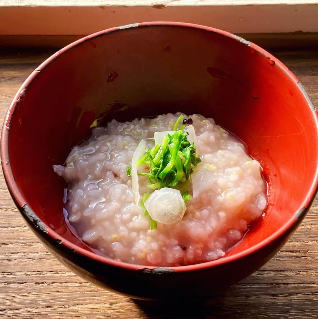 谷崎テトラのインスタグラム：「雑穀米の七草粥。今年も無病息災でありますように。」