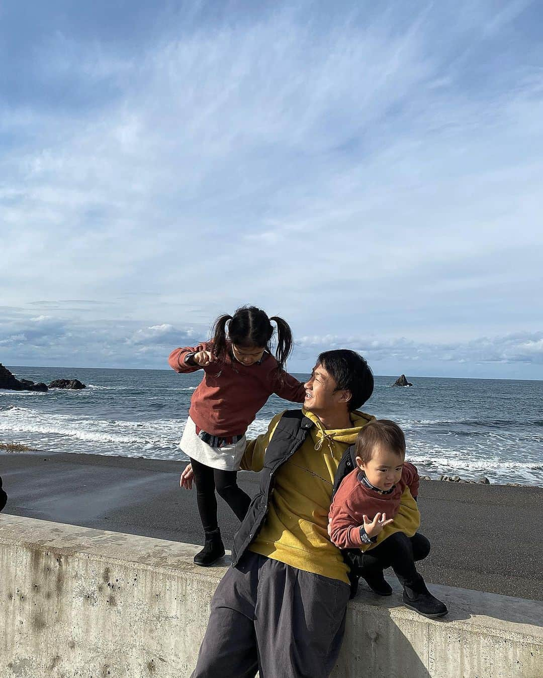 椎名伸志のインスタグラム：「気持ち良い冬の海🌊 今年は雪降らないのかな？」