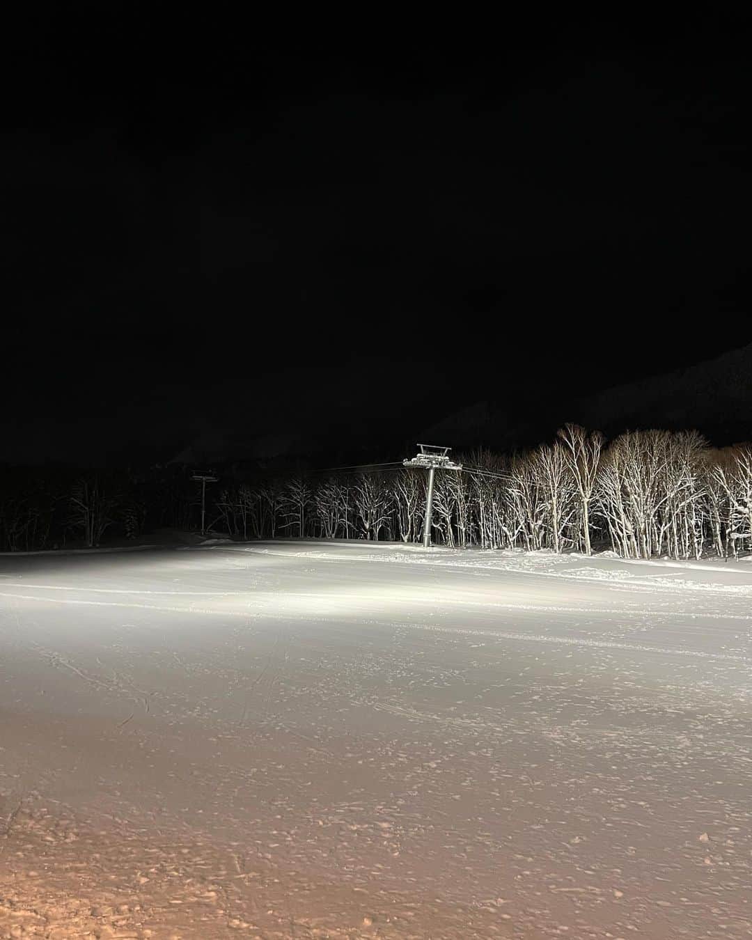 前田耕陽さんのインスタグラム写真 - (前田耕陽Instagram)「北海道は寒かった！ それにしても3枚目！ いつもいうけどうちの息子はすぐ脚がギャルになる。。。」1月7日 14時00分 - koyo.maeda
