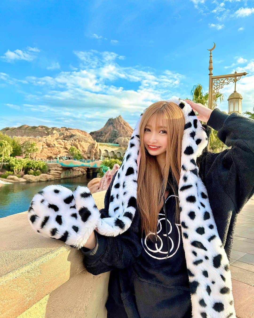 JURIのインスタグラム：「・ Disney Sea🐭💕 ソアリン130分待ち。 寒さに凍えながら頑張りました こんなに待ったの初めて 初ソアリンすごかった  ・  ・  ・ #Disney#Disneysea #東京ディズニーシー 東京ディズニーリゾート #ソアリン #マーメイドラグーン #センターオブジアース #東京#舞浜#千葉#テーマパーク #休日#正月休み#六本木lalah」