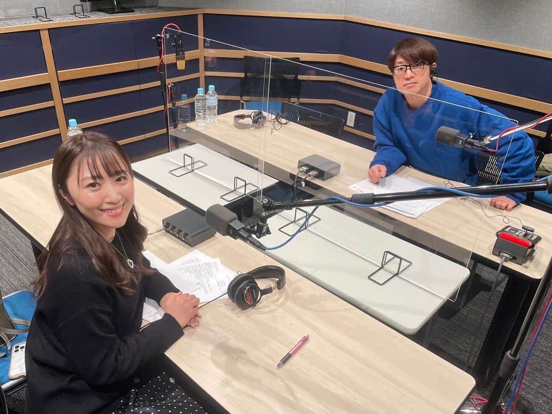 小山愛理のインスタグラム：「⁡ 今日は新年最初のさまラジでした📻 収録時、三村さんが体調不良により急遽お休みされたため今日は大竹さんと２人バージョンです！ radikoのタイムフリー機能で聞き直しもできます😉 今年もよろしくお願いします😆 ⁡#さまラジ#ニッポン放送」