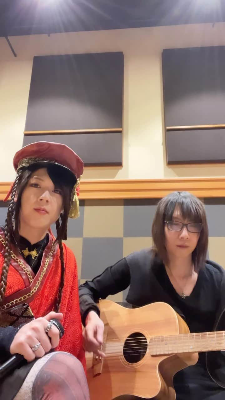 亜沙のインスタグラム：「白い雲のように/弾き語り #亜沙 #和楽器バンド #asa #wagakkiband #猿岩石 #cover」