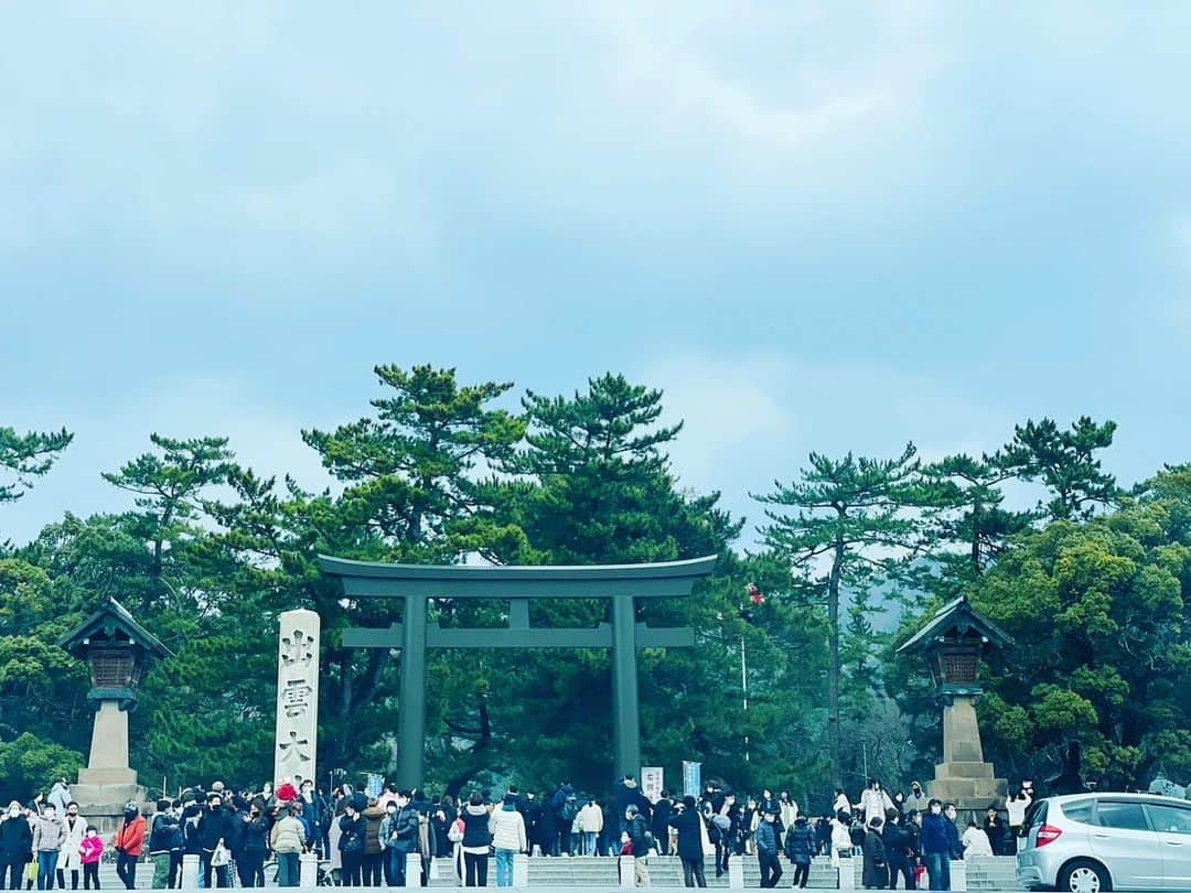 のインスタグラム：「元旦から出雲大社へ初詣に行きました。 去年のことに感謝しつつ、今年はさらに熱く戦いますと誓いました。 #熱盛り」