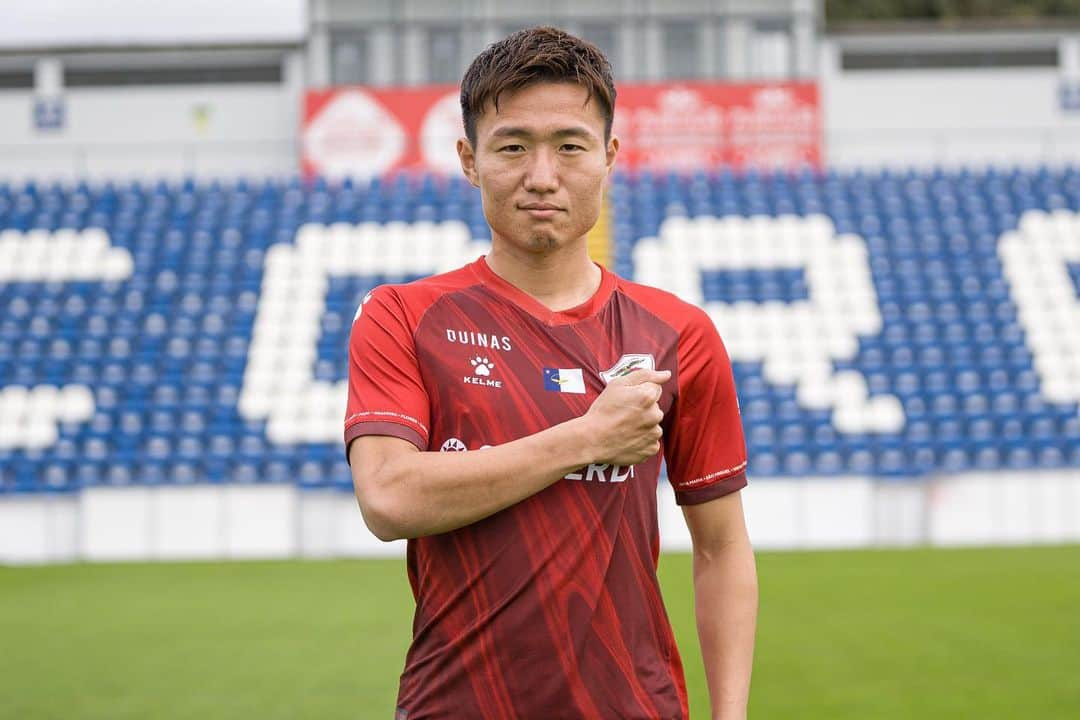 三竿健斗さんのインスタグラム写真 - (三竿健斗Instagram)「40❤️‍🔥 @cd_santaclara  ⁡ #kentomisao #三竿健斗 #portugal #ポルトガル #cdsantaclara #cdサンタクララ  #pontadelgada #ポンタデルガダ」1月7日 19時15分 - kento_misao