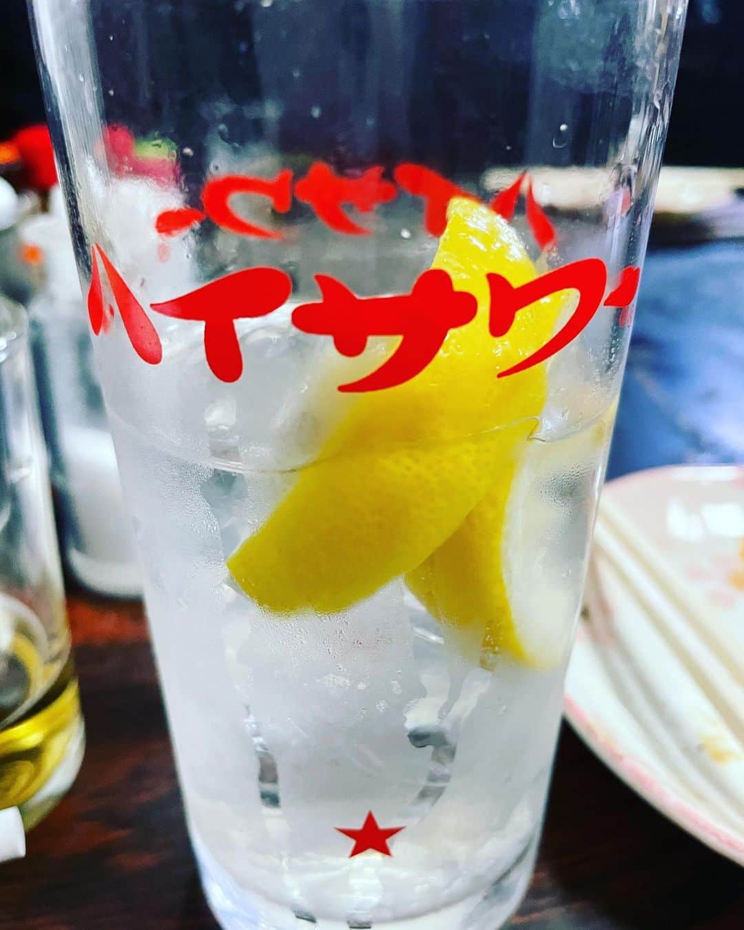 三吉ツカサのインスタグラム：「久々のカッチカチのレモンサワー」