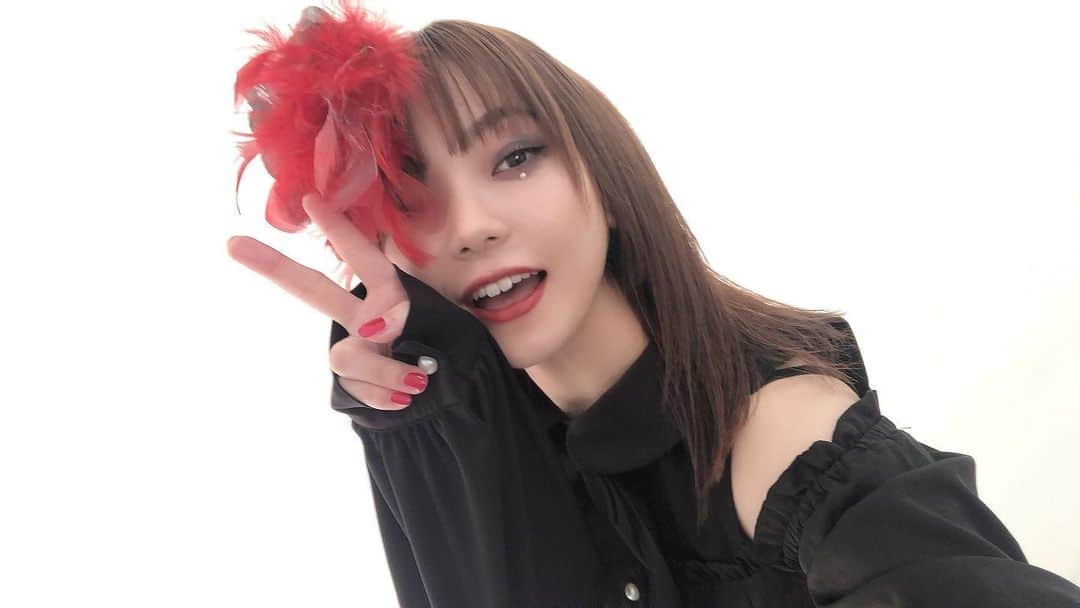 村田寛奈さんのインスタグラム写真 - (村田寛奈Instagram)「新年明けましておめでとう御座います  撮影初めは  FATALISM ≠ Re:Another story  ビジュアル撮影でした  2/26、今までにない役を務めさせていただきます 千秋楽の一日限定キャストとして 皆さんが作り上げた世界に 異質に存在し、 頼もしい亜歩露になれるよう頑張ります！  チケット発売、20時より開始しました お待ちしております #舞台#STAGE#歌#バンド#芝居#FATALISM2023#スペースゼロ」1月7日 20時57分 - hironamurata081229