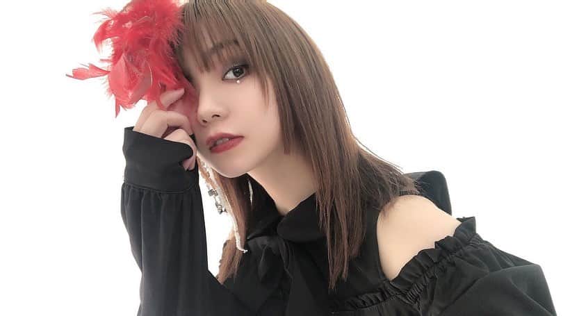 村田寛奈さんのインスタグラム写真 - (村田寛奈Instagram)「新年明けましておめでとう御座います  撮影初めは  FATALISM ≠ Re:Another story  ビジュアル撮影でした  2/26、今までにない役を務めさせていただきます 千秋楽の一日限定キャストとして 皆さんが作り上げた世界に 異質に存在し、 頼もしい亜歩露になれるよう頑張ります！  チケット発売、20時より開始しました お待ちしております #舞台#STAGE#歌#バンド#芝居#FATALISM2023#スペースゼロ」1月7日 20時57分 - hironamurata081229