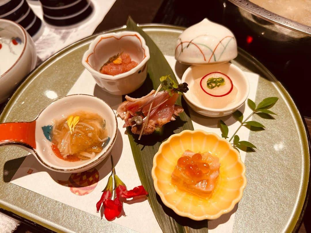 森脇和成さんのインスタグラム写真 - (森脇和成Instagram)「東京戻る前にちょっと寄り道。 博多といえば水炊き。 感動です。ウマウマです。 #福岡 #博多 博多グルメ #水炊き #濱田屋」1月7日 21時48分 - moriwaki0801