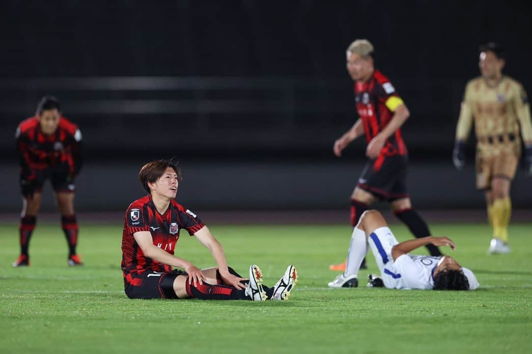 藤村怜さんのインスタグラム写真 - (藤村怜Instagram)「最高の仲間、サポーター、スタッフ、監督と共に過ごした日々はかけがえのないものでした。 いつまでもコンサドーレが大好きです。 ありがとうございました。 また会いましょう👋」1月7日 22時45分 - renfujimura