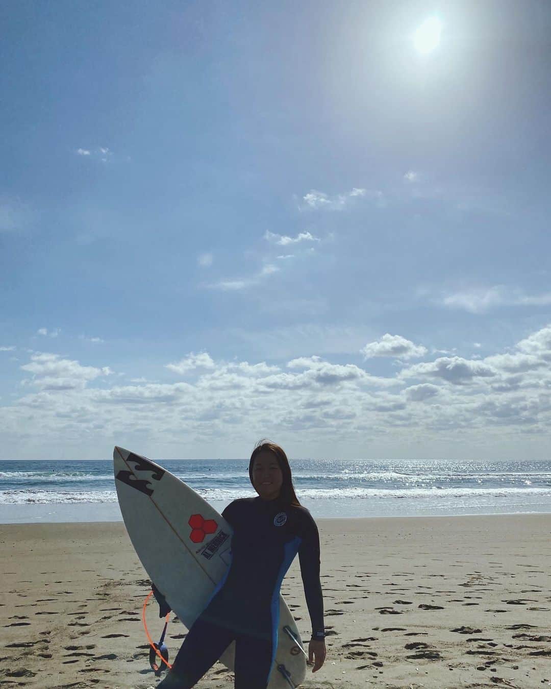 田代凪沙のインスタグラム：「. 遅くなりましたが、明けましておめでとうございます✨  今年はたくさんサーフィンがしたいな☺️  今年もよろしくお願い致します🙌🏼」