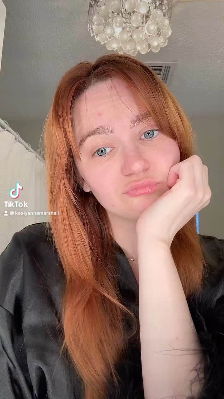 キーリー・マーシャルのインスタグラム：「Can we talk about @christopherpiercehair hair magic? Thank you to the hair angel. 😍😭🤩」
