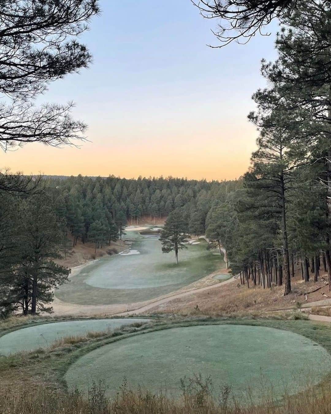 ポール・ケーシーさんのインスタグラム写真 - (ポール・ケーシーInstagram)「What a difference a few months make. . . #Arizona #AZ #AZgolf #golfviews #Flagstaff #Golf」1月8日 2時06分 - paul_caseygolf