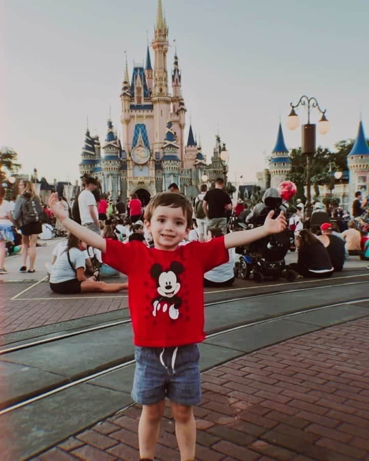 マティアス・クラネビッテルのインスタグラム：「Feliz cumple rey del papa ! ❤️que esa sonrisa siempre la tengas 💙💚🤍sos mi vida te amo papi」