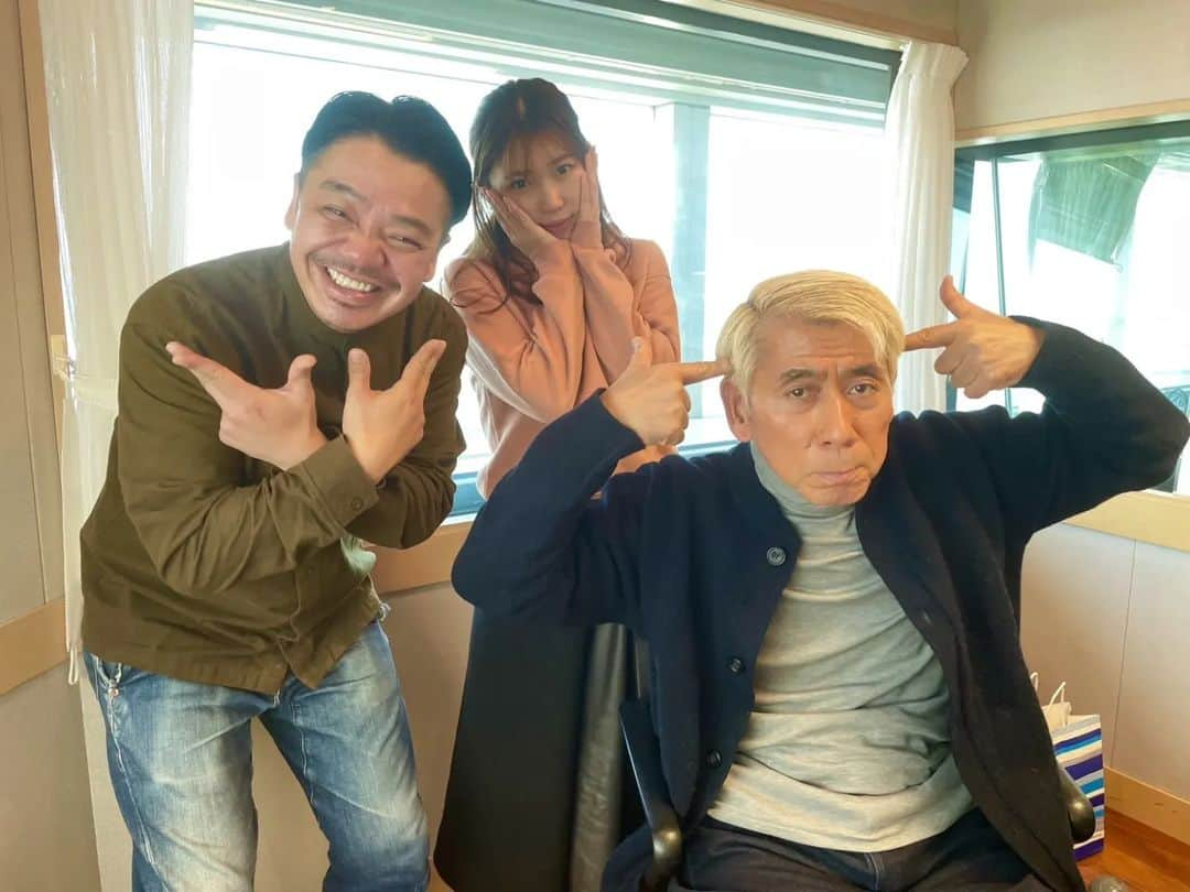 須田拓也のインスタグラム：「テルミデサンデー⁡ ⁡聴いてくれた皆様⁡ ⁡ありがとうございました😊⁡ ⁡お聴き逃した皆様⁡ ⁡タイムフリーで⁡ ⁡聴いてねー⁡ ⁡大相撲初場所⁡ ⁡今場所の展望とちょっと変わった楽しみ方⁡ ⁡お話してまーす⁡ ⁡宜しくお願いします⁡ ⁡#テルサン⁡ ⁡#bayfm⁡ ⁡#大相撲⁡ ⁡#須田⁡ ⁡#たのしい」