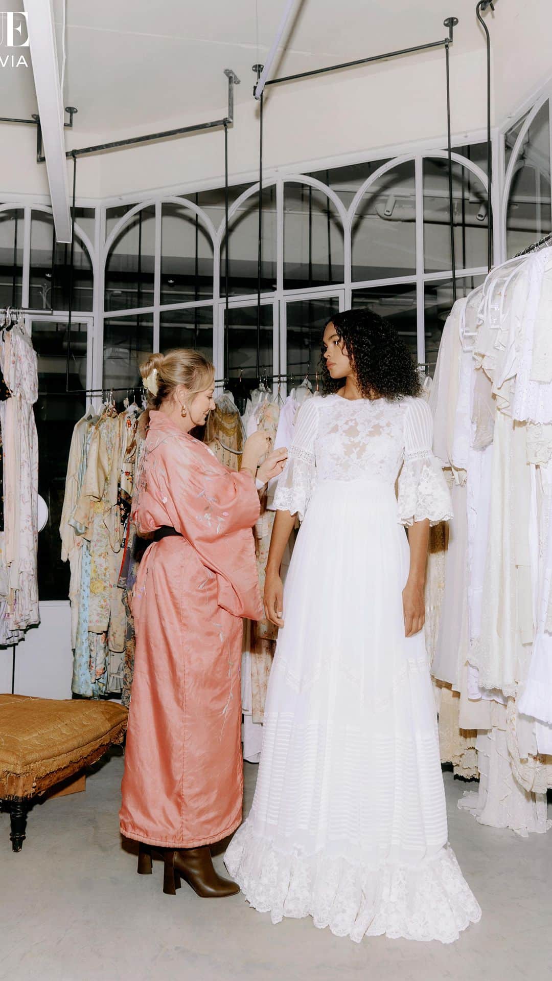 のインスタグラム：「Behind the scenes shooting the Bridal Story in @voguescandinavia in Tine’s atelier🤍  18 pages of fashion, interior and history photographed by Norwegian photographer @idafiska.   We are beyond grateful! You can order the magazine on voguescandinavia.com 💕  With love, Tine & Elisa   Photographer: @idafiskaa_  Stylist: @mariafuhre  Talents: @tinemollatt @elisamollatt  MakeupArtists: @malinwallin__ (MODELS), @lindawickmann (TALENTS)  Set Designer: @johnandrehanoy_  Models: @ayan_mou @mirakelalove @svettlama  Photographer Assistant: @toorgeir Stylist Assistant: @amaliehunn HMU Assistant: @gevirsofia」